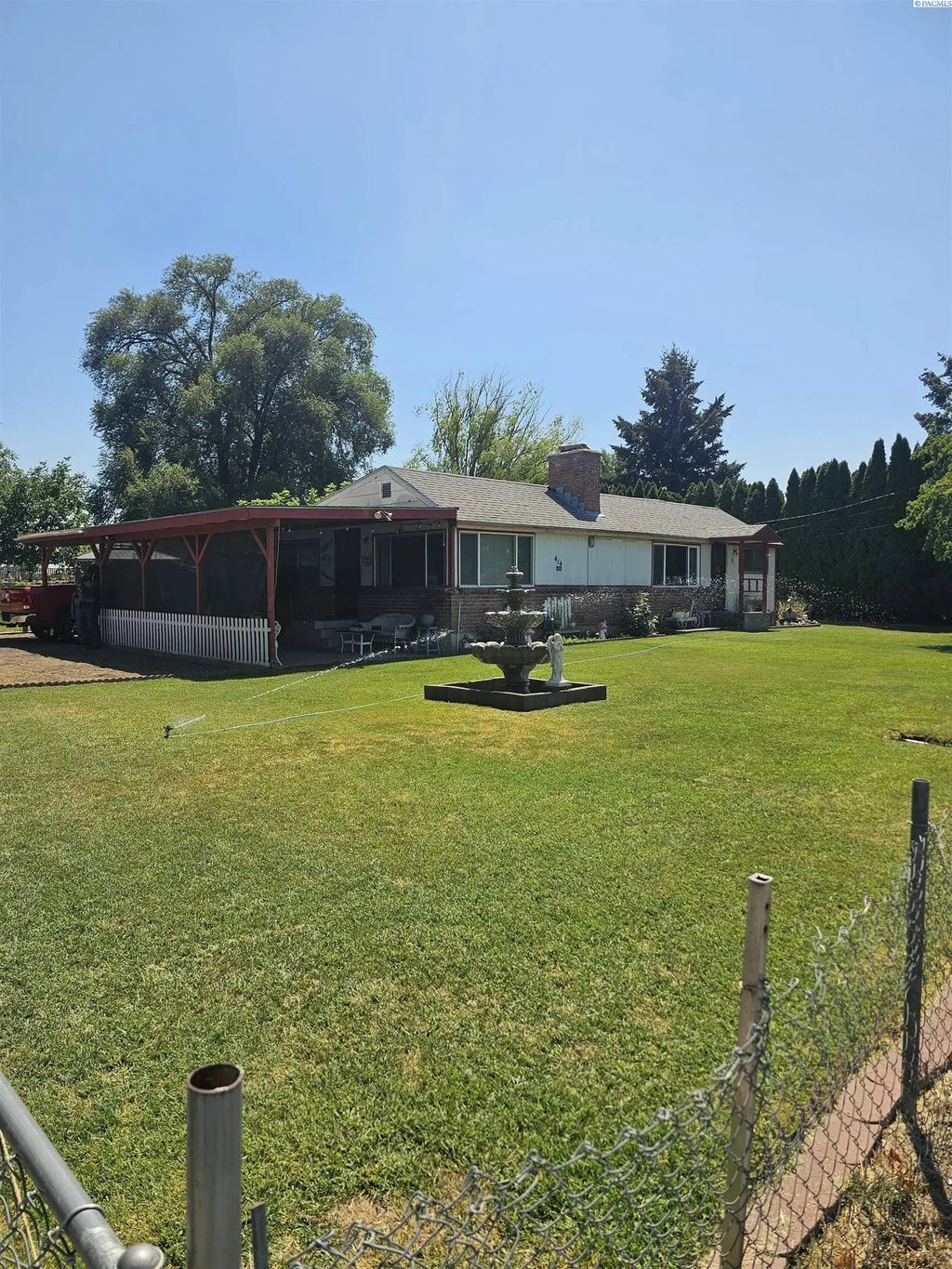 414 Mentzer Ave, Granger