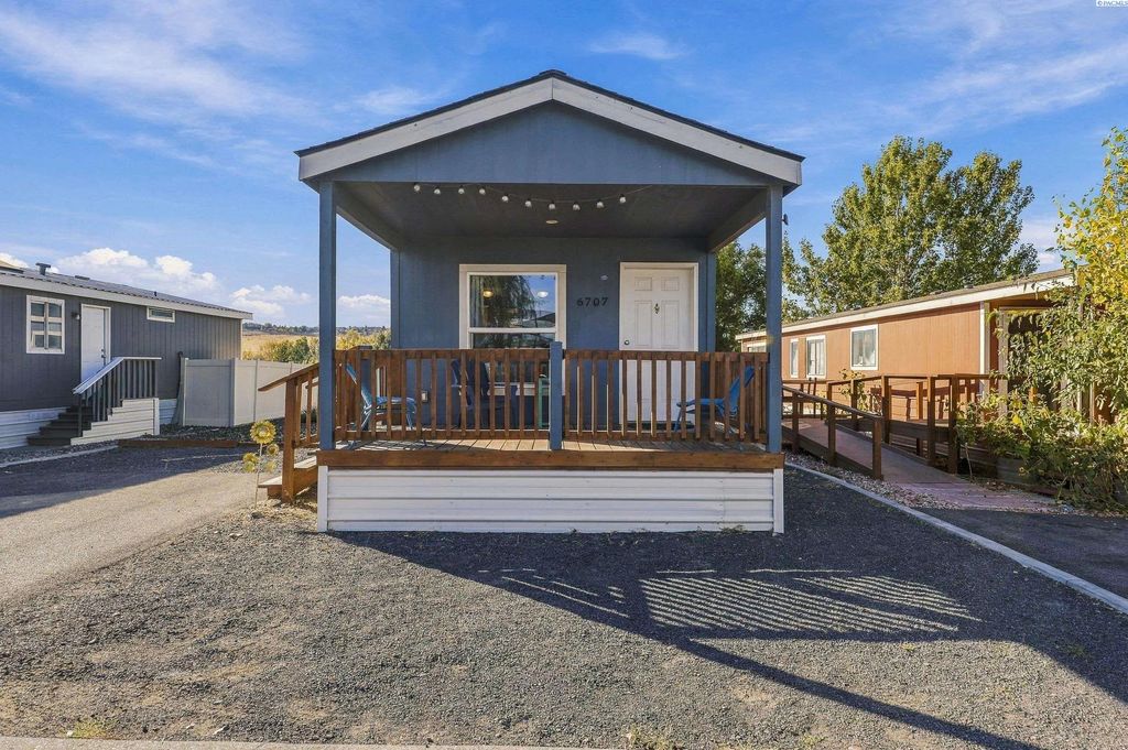 6707 James Street, West Richland
