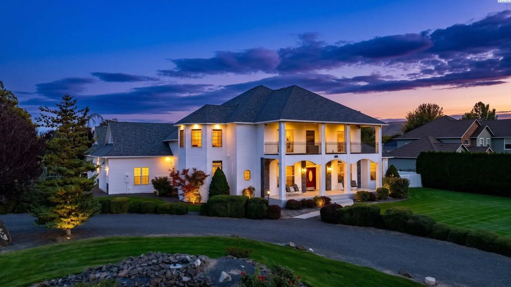 5601 Glenbrook Loop, West Richland