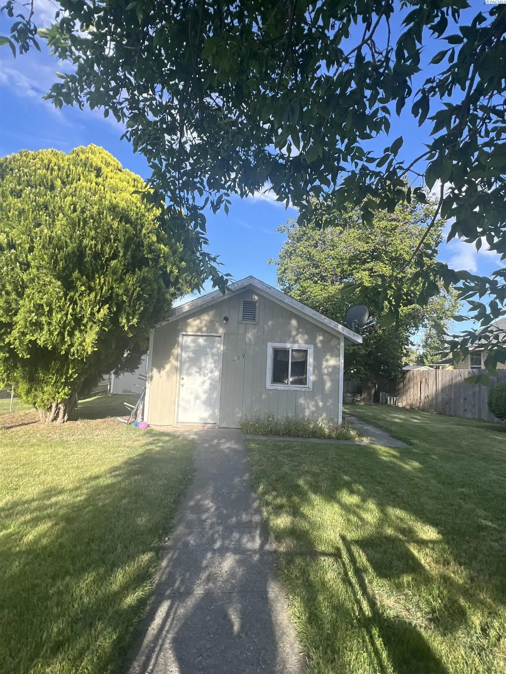 209 G Avenue, Grandview