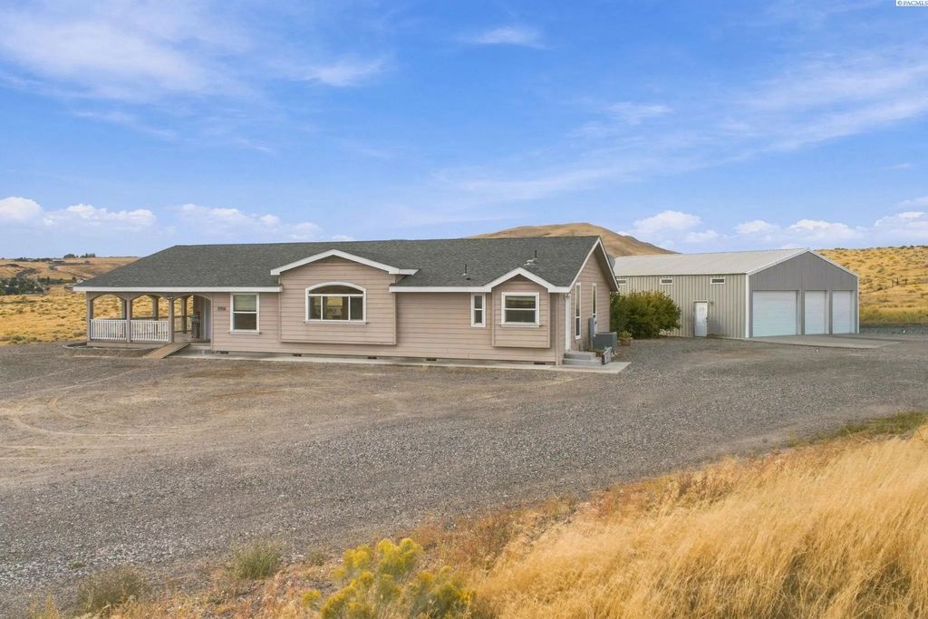 11708 E Ruppert Rd, Benton City