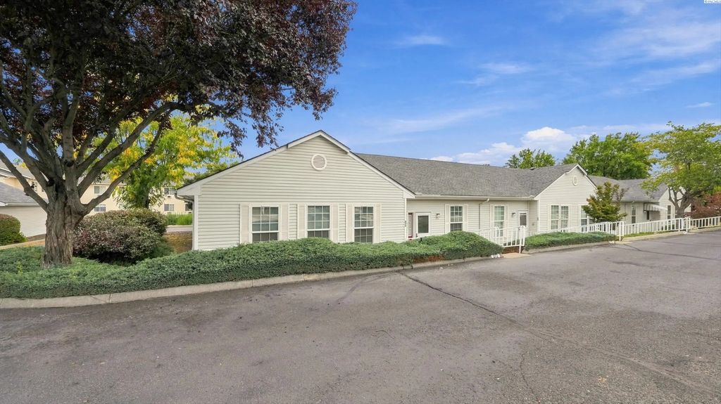 3701 Fairbanks Avenue D-12, Yakima