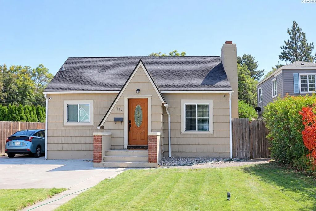 1315 W Kennewick Ave, Kennewick