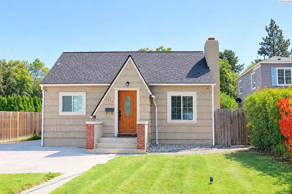 1315 W Kennewick Ave, Kennewick