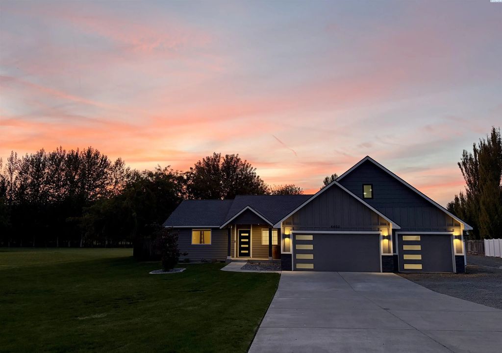 4403 Mount Daniel Court, West Richland