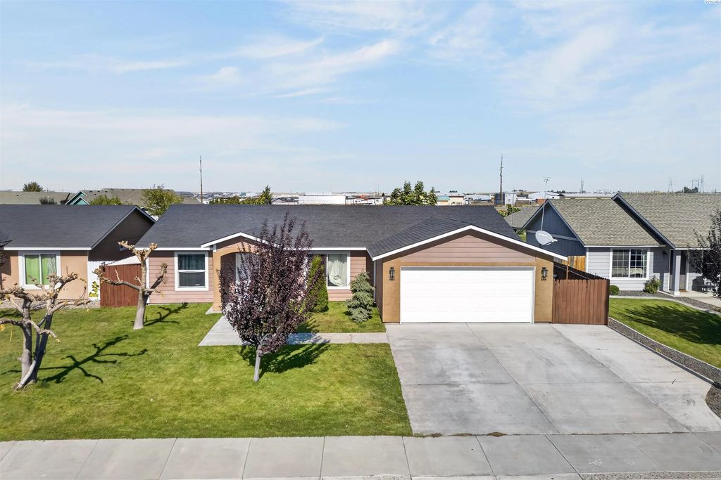 3805 Estrella Dr, Pasco