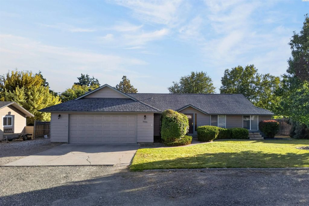 3305 W 23rd Ave, Kennewick