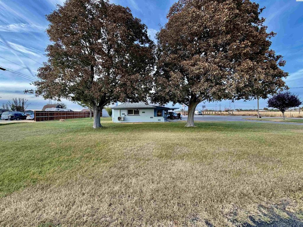 206504 E Bryson Brown Rd, Kennewick