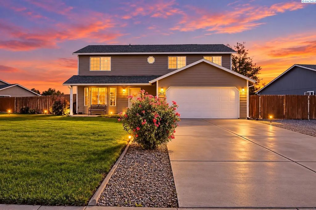 201 W 48th Ave, Kennewick