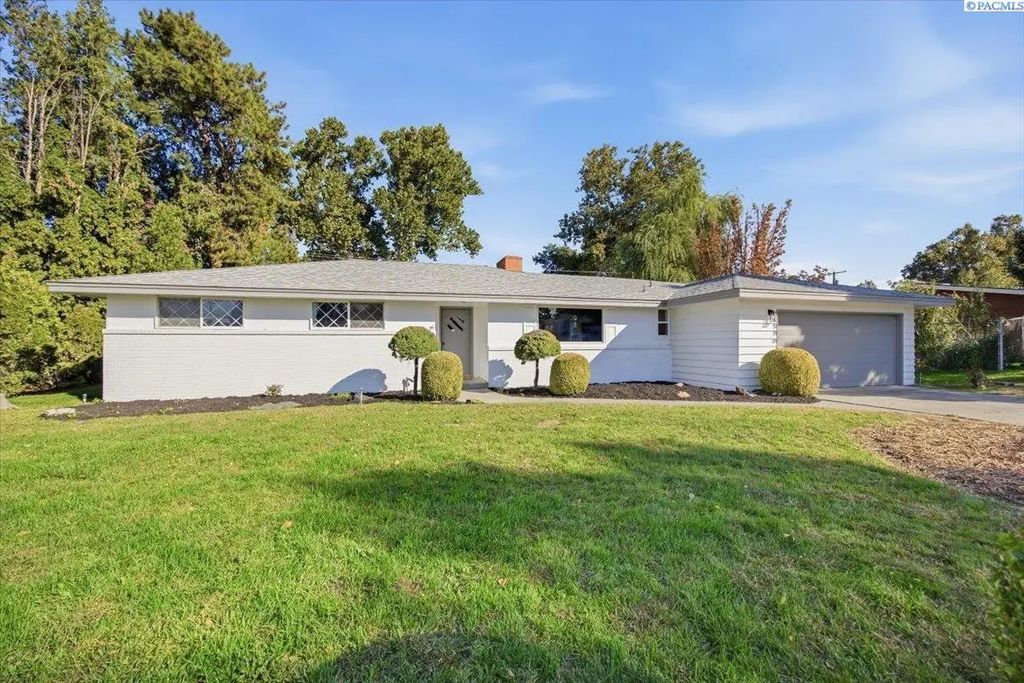 7530 W Victoria Ave, Kennewick