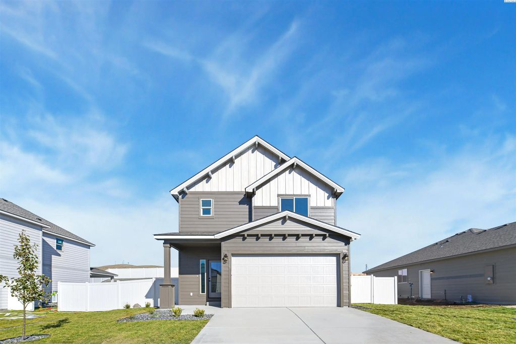 728 Honeylicious St., Richland