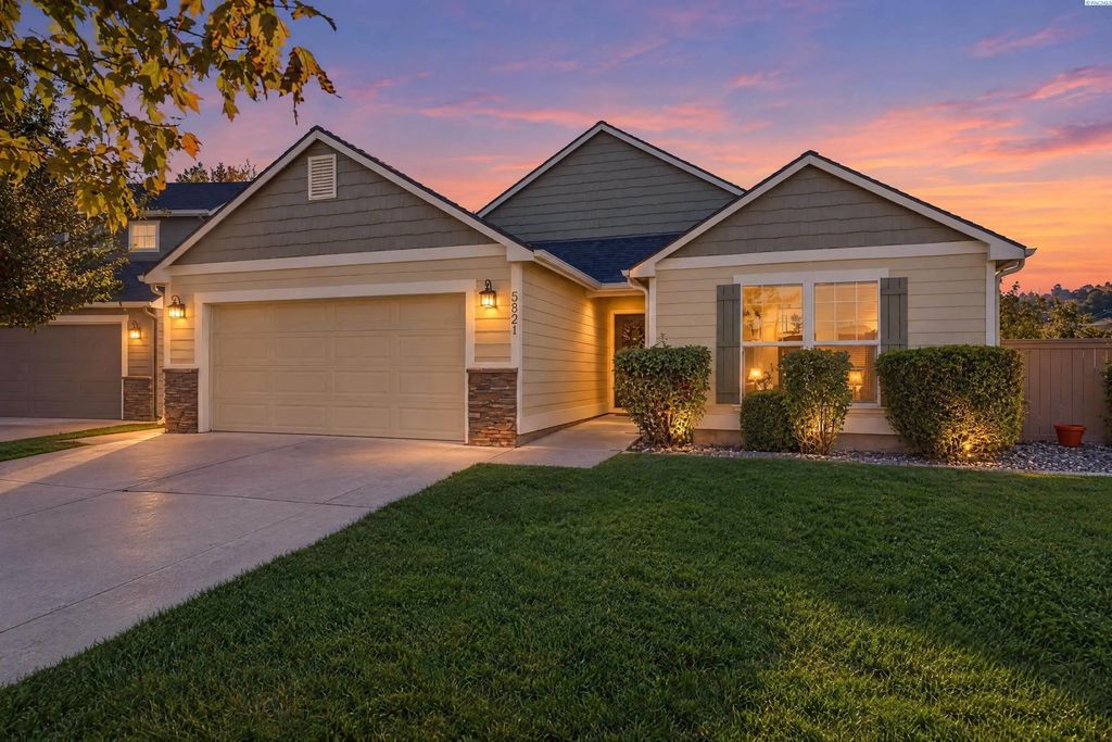 5821 W 17th Ave, Kennewick