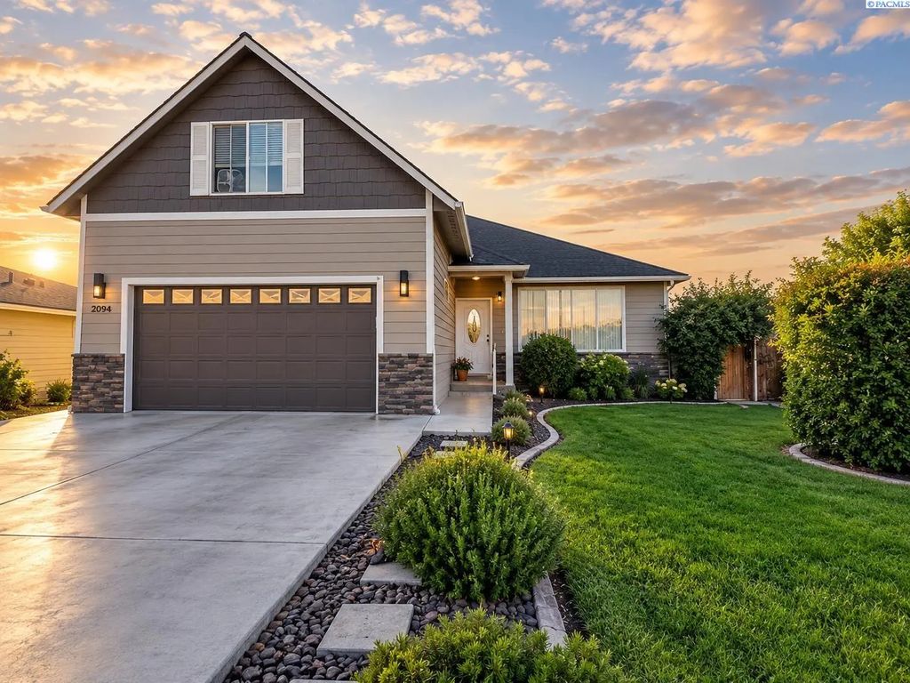2004 Wyant Way, Grandview