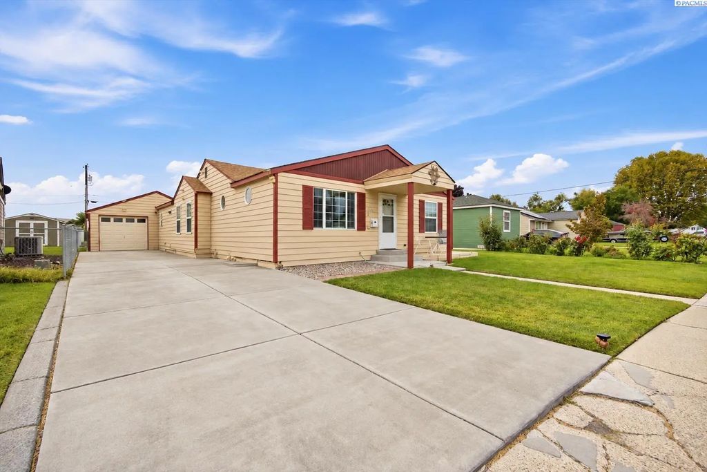 1109 W 2nd Ave, Kennewick
