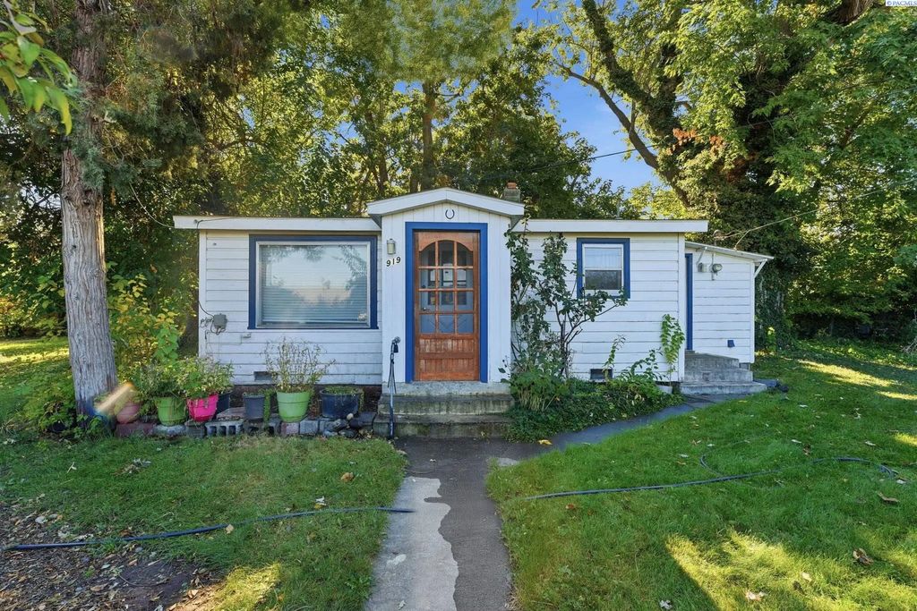 919 W Canal Drive, Kennewick