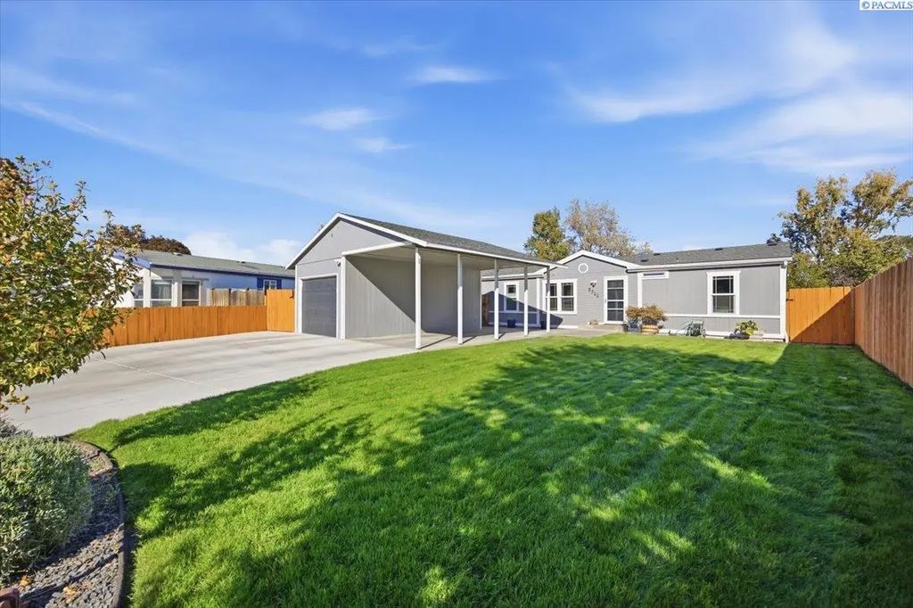 2344 S Buntin Lp, Kennewick