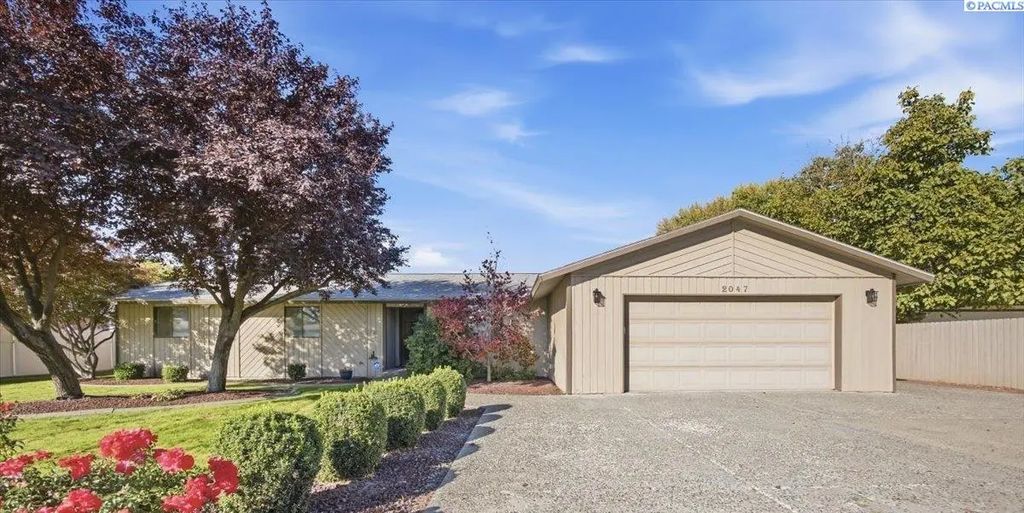2047 George Washington Way, Richland