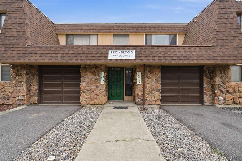 2912 W Hood Ave D-103, Kennewick