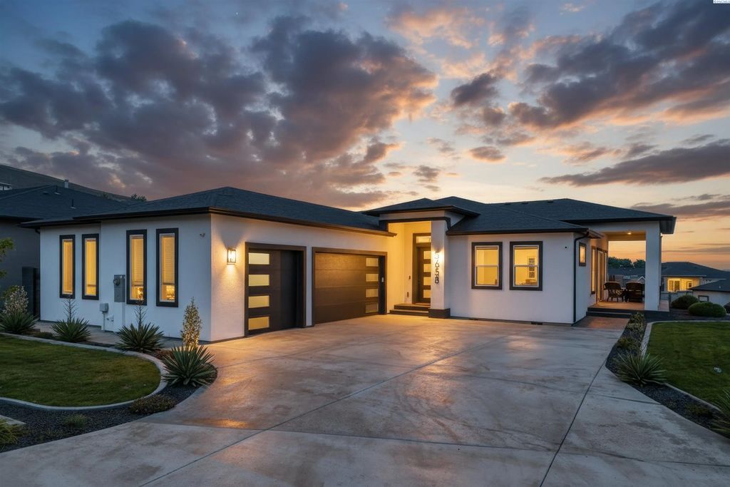 5658 S Newport Pl, Kennewick