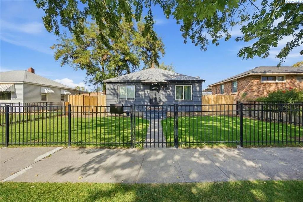 819 W Henry, Pasco