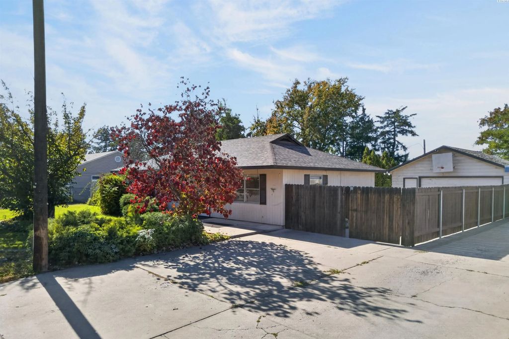 605 Cottonwood Dr., Richland
