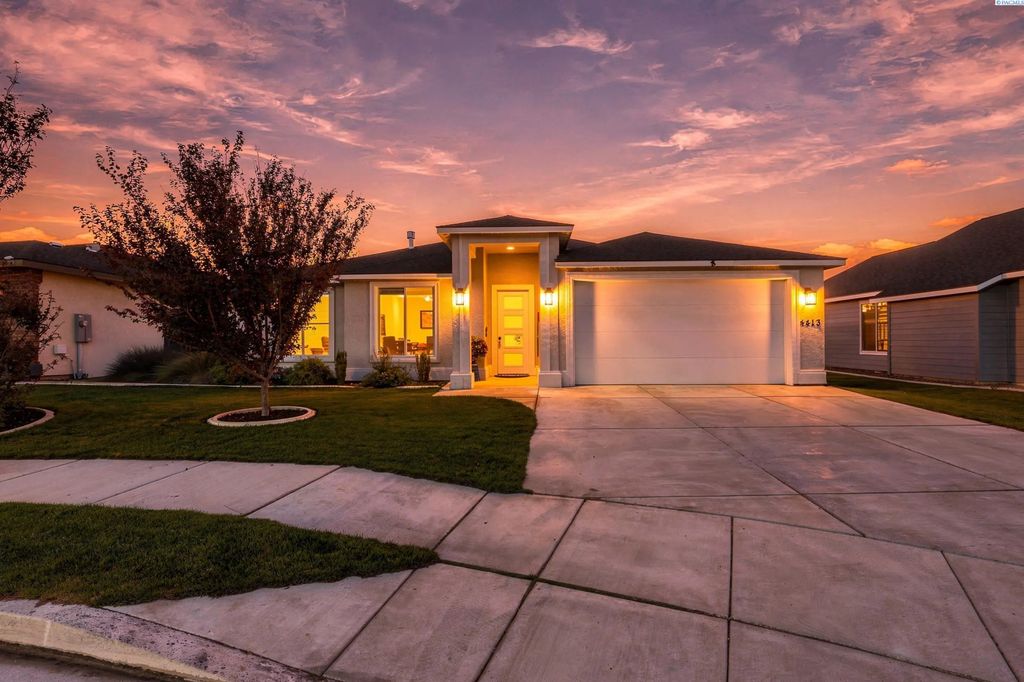 4413 Village View Street, Richland