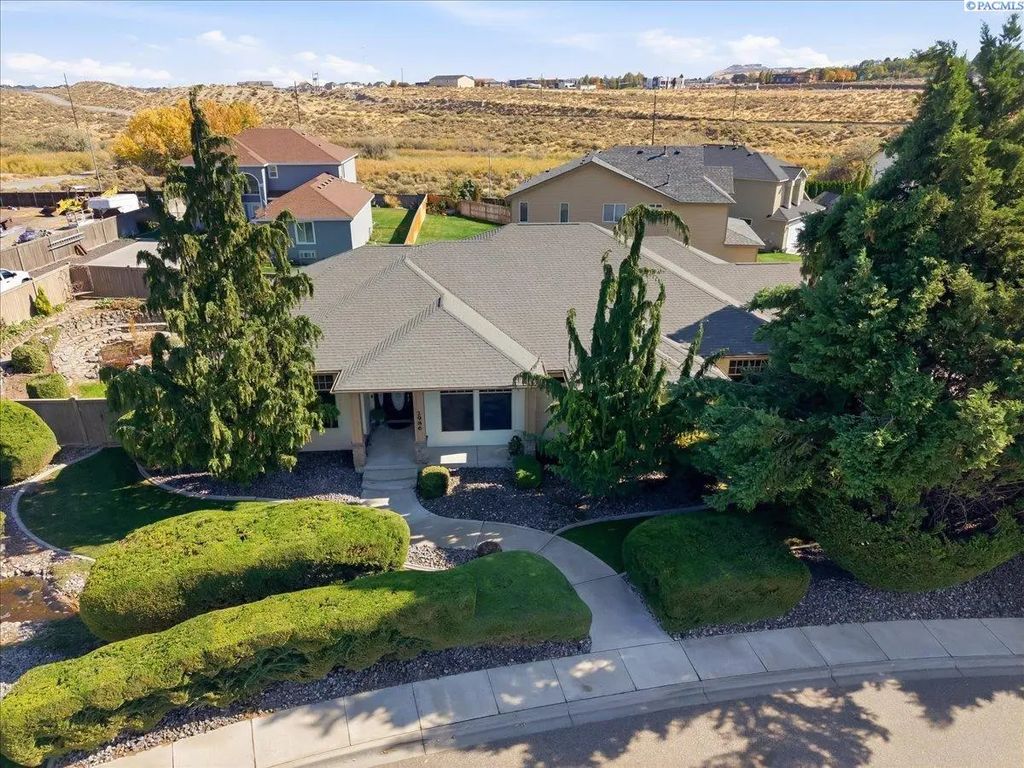 2986 Bruce Lee Ln, Richland