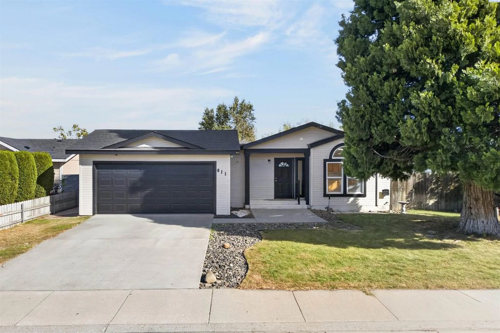 611 N Waldemar Ave, Pasco