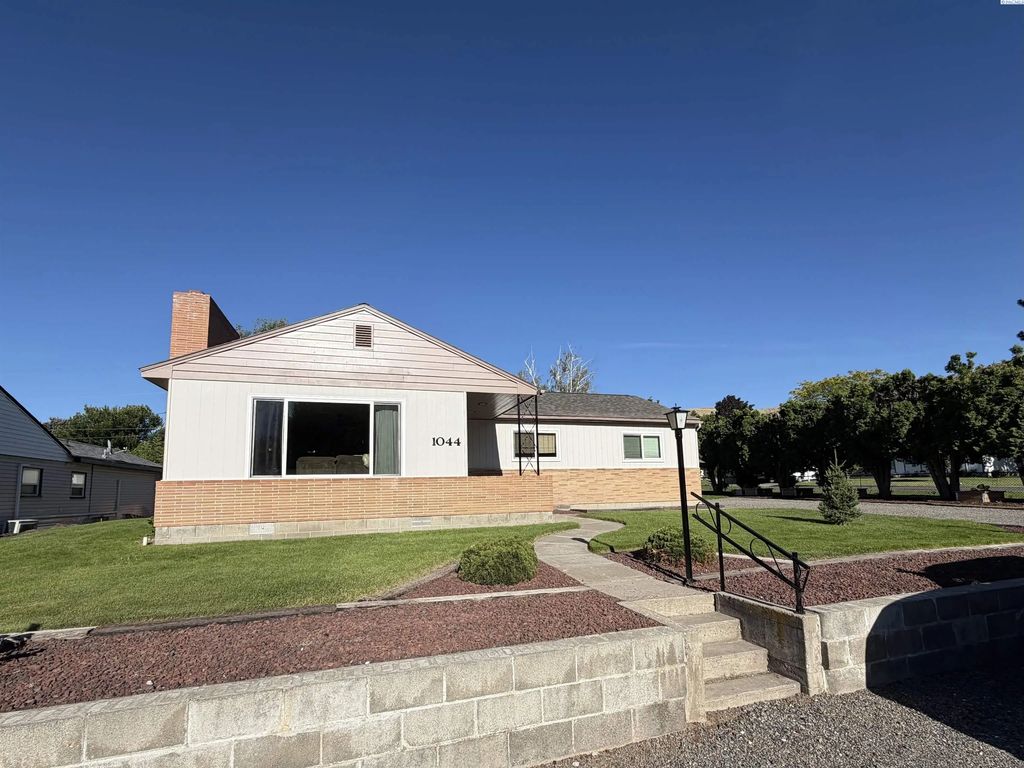 1044 Sadie St, Prosser