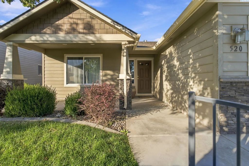 520 Lakerose Loop, Richland