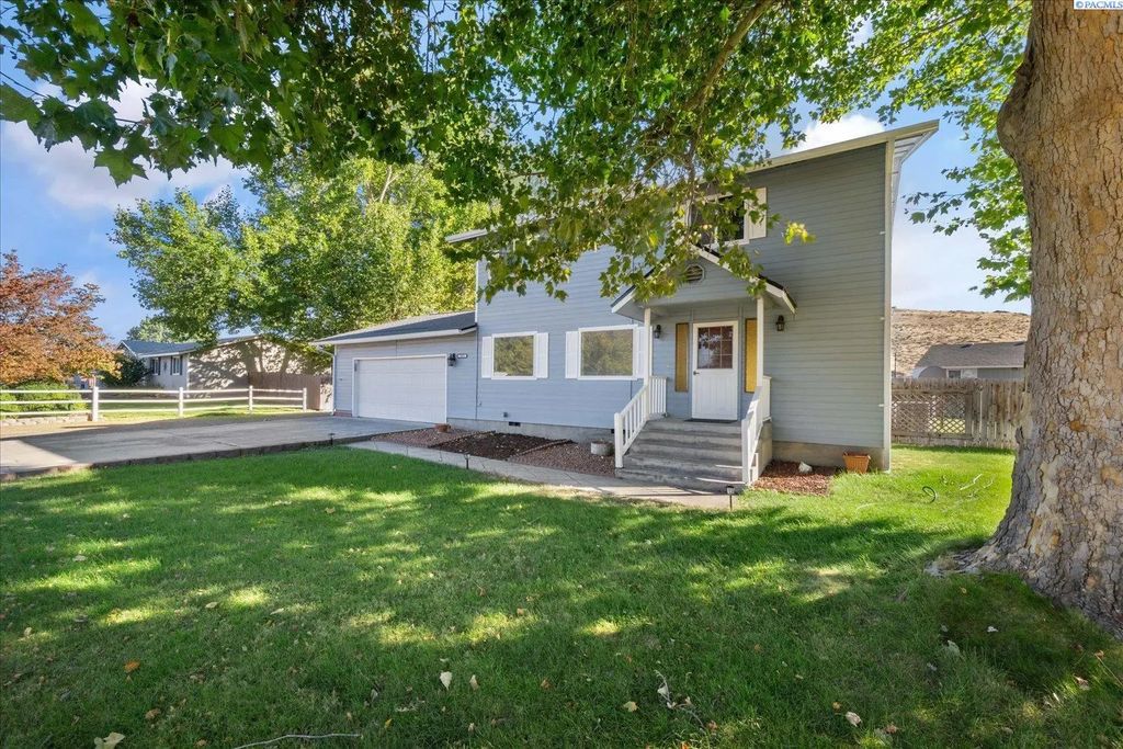 5401 Fern Loop, West Richland