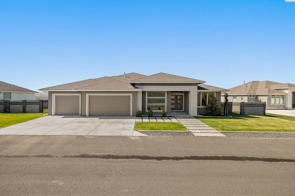 7396 W 22nd Place, Kennewick