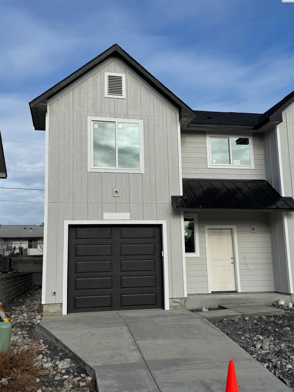 3499 W 6th Place, Kennewick