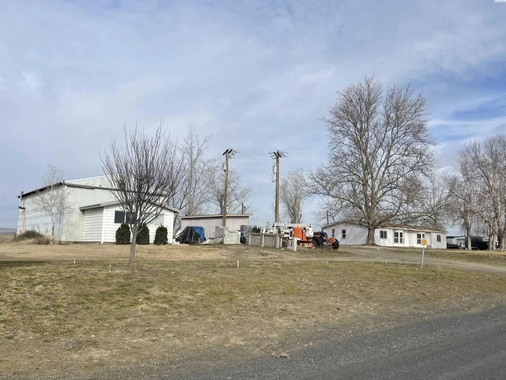 52704 E Christy, Plymouth