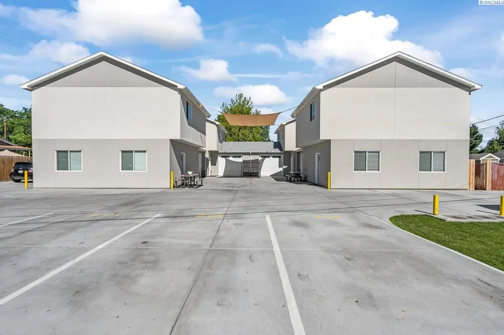 1006 Adams St, Richland