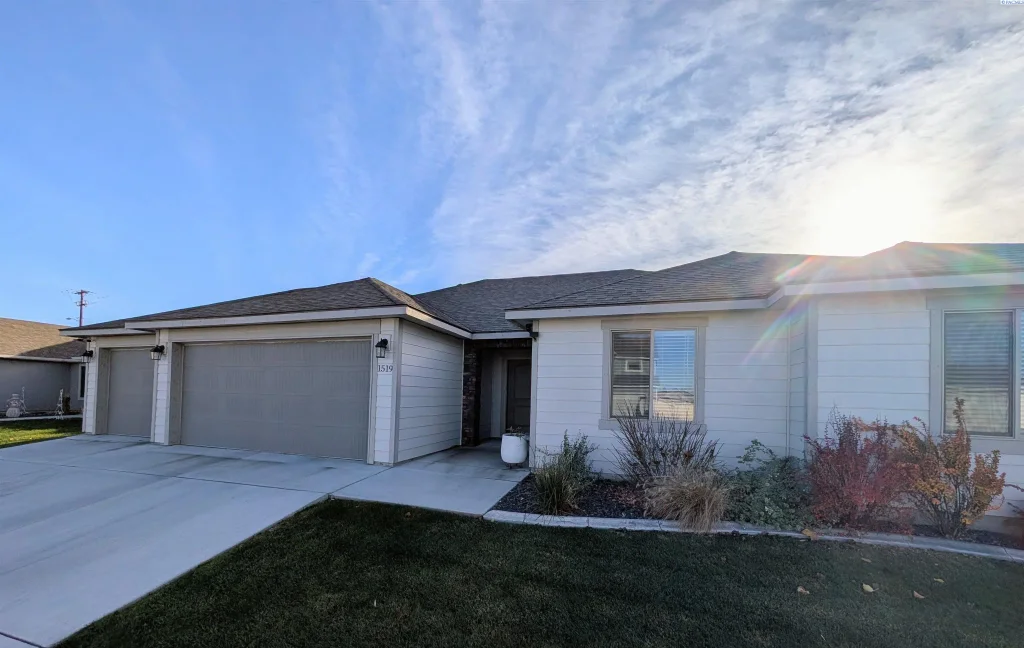 1519 W 33rd Place, Kennewick