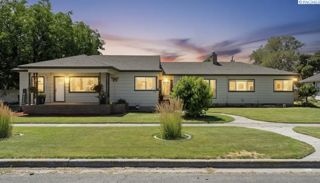 353 E Borah St., Connell