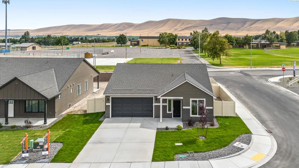 1417 Jenna Ave, Benton City