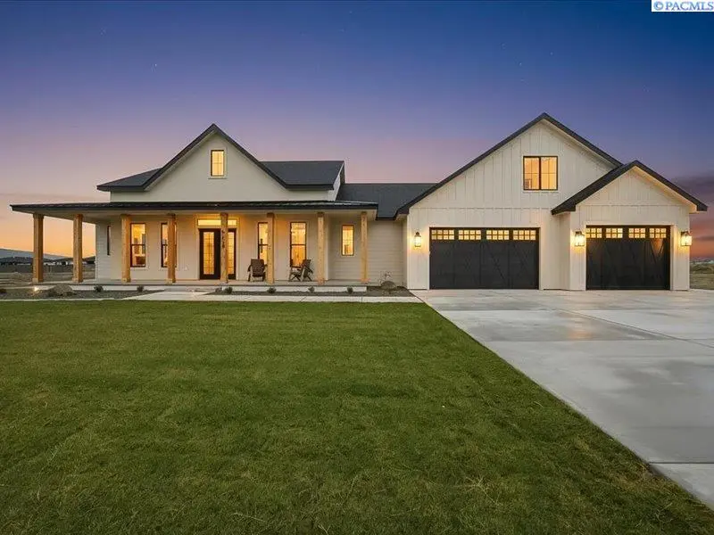 7419 Haystack St, Kennewick