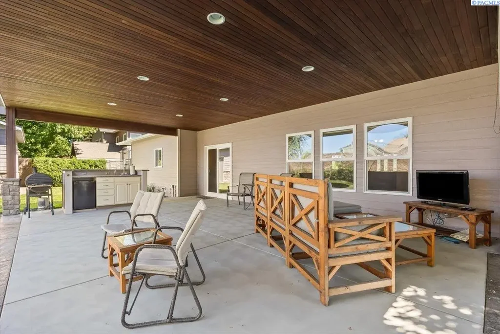 120 Andrea, Richland