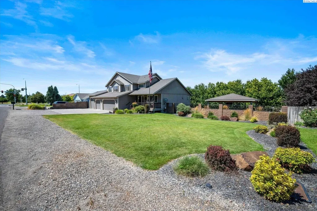 7306 W 7th Ave, Kennewick