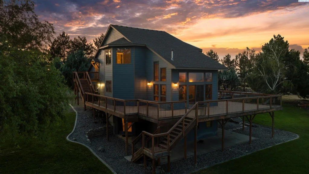 3107 Mt. Adams View Drive, West Richland