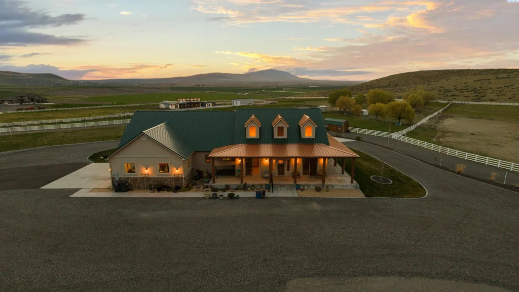 7120 Bristol Ln, West Richland