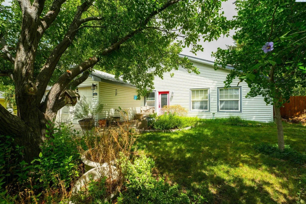 8712 W Entiat Ave., Kennewick