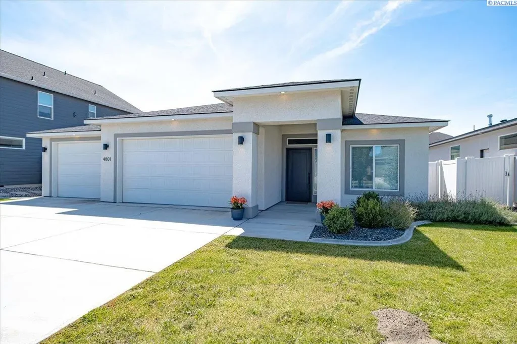 4801 White Dr, Richland