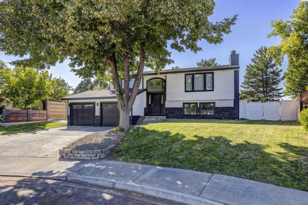 8415 W Entiat Place, Kennewick