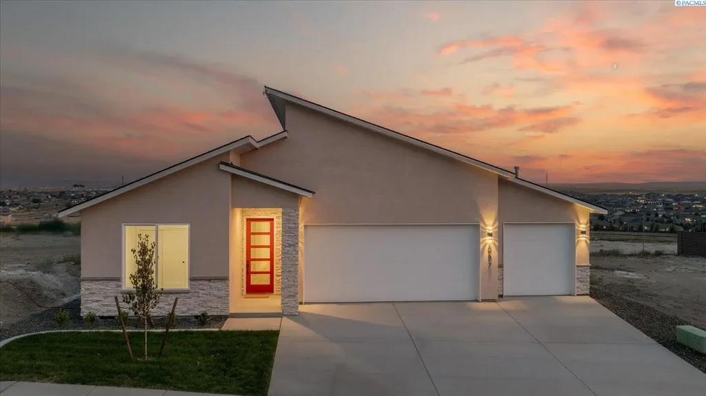 6677 W 27th Ave, Kennewick