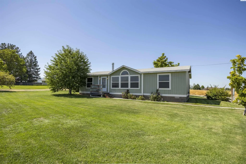 153 Lake Road, Burbank