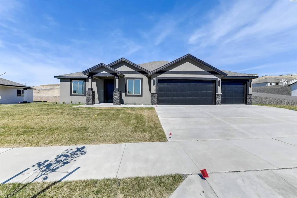 6198 W 30th Pl, Kennewick
