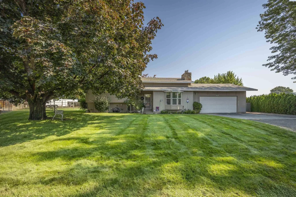 3401 W 23rd Pl, Kennewick